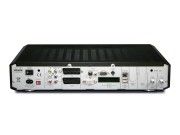 Dreambox DM 8000 in Rückansicht: An Anschlüssen herrscht kein Mangel. Das HDMI-Signal wird über ein Adapterkabel aus dem DVI-Anschluss ausgegeben. Dreambox DM 8000 in Rückansicht: An Anschlüssen herrscht kein Mangel. Das HDMI-Signal wird über ein Adapterkabel aus dem DVI-Anschluss ausgegeben.